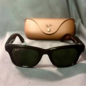 Ray-Ban Meta Wayfarer Smart Sunglasses – Black